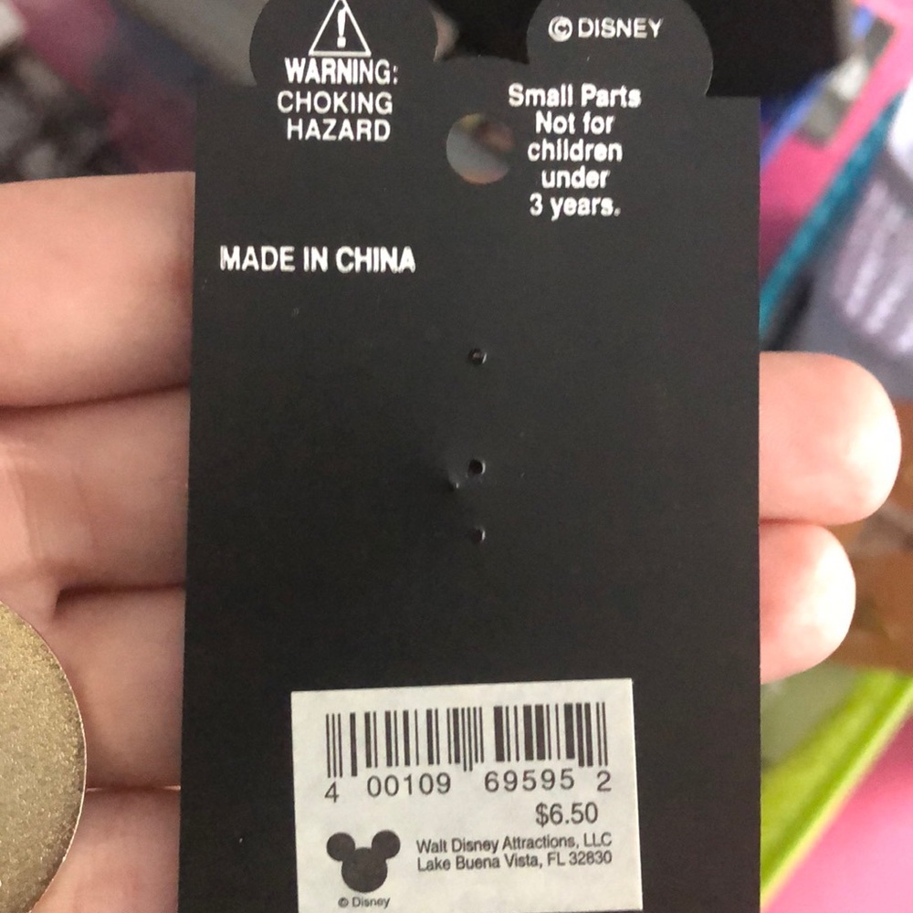 Authentic Disney Trading Pin - Picture 2 of 3